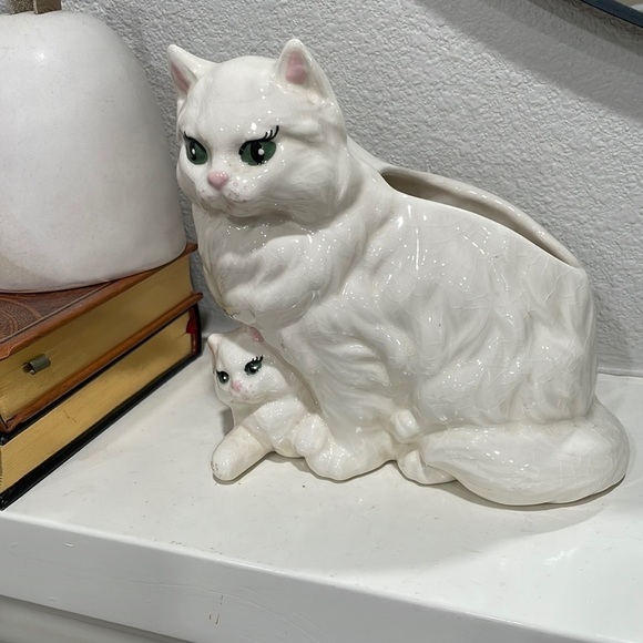 Vintage White Persian Cat Planter | Mother & Kitten Ceramic Planter | 8” - Picture 1 of 7